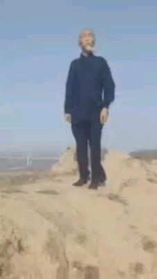 صورة معاينة: يتأمل